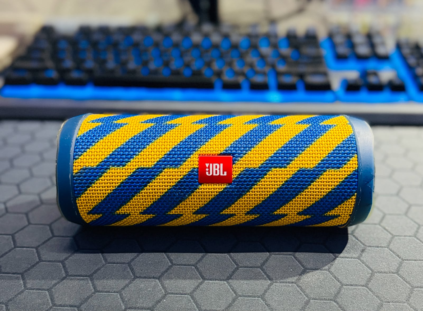 JBL FLIP4 Waterproof Portable Bluetooth Speaker Blue