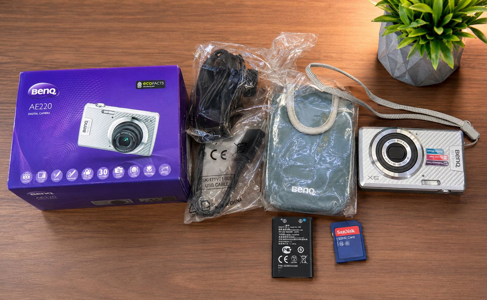 BenQ AE220 16MP Digital Camera